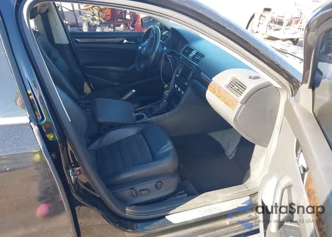 2014 Volkswagen Passat 2.0L Tdi Sel Premium z USA, uszkodzony, nr VIN 1VWCN7A38EC097807